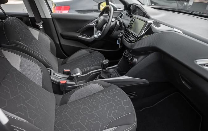 Peugeot 2008 cena 42900 przebieg: 143265, rok produkcji 2017 z Szczyrk małe 352